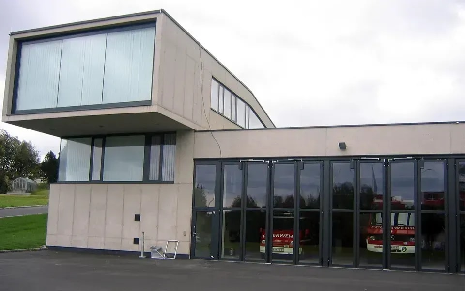 Falttore für Hallen und Betriebe in Österreich