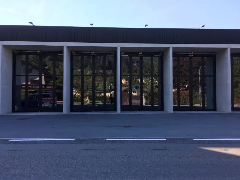 Energieeffiziente Tore für nachhaltige Architektur in Linz