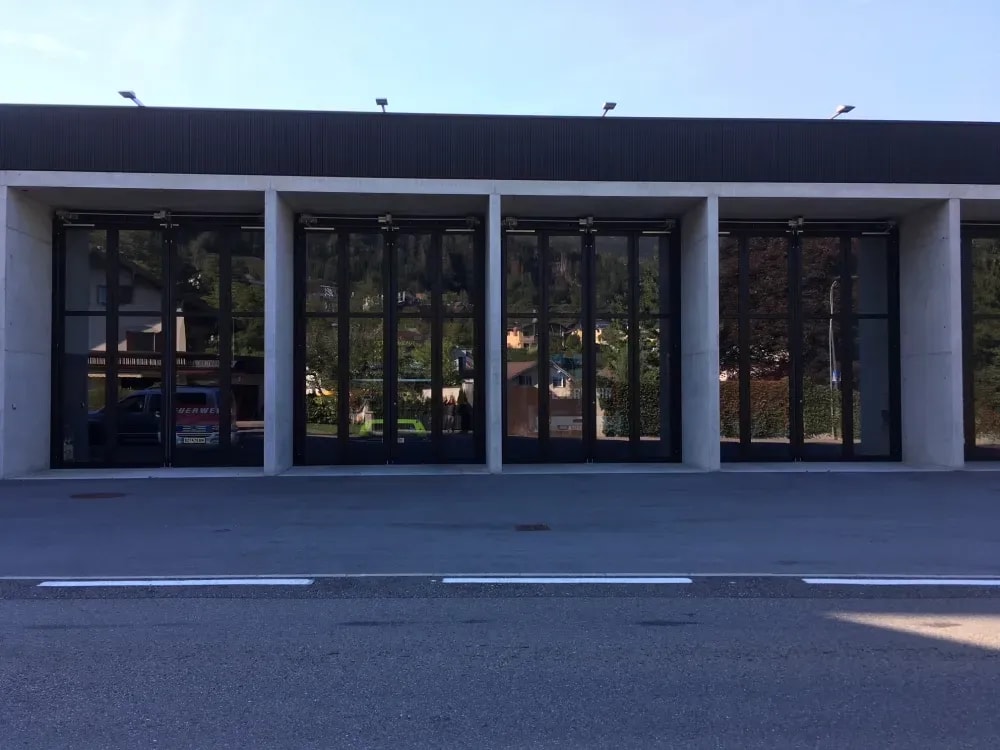 Energieeffiziente Tore für nachhaltige Architektur in Linz