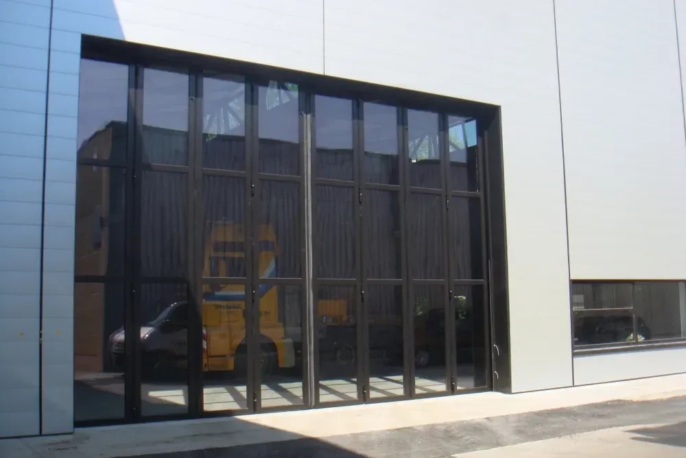 Schiebefalttore für große Hallen in Kärnten